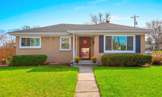1295 HICKORY HILL DRIVE, Green Bay, WI 54304