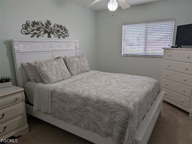 5008 SW 9th PL, Cape Coral, FL 33914
