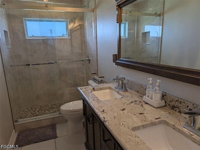 5008 SW 9th PL, Cape Coral, FL 33914