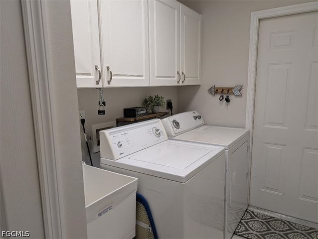 5008 SW 9th PL, Cape Coral, FL 33914