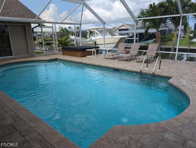 5008 SW 9th PL, Cape Coral, FL 33914