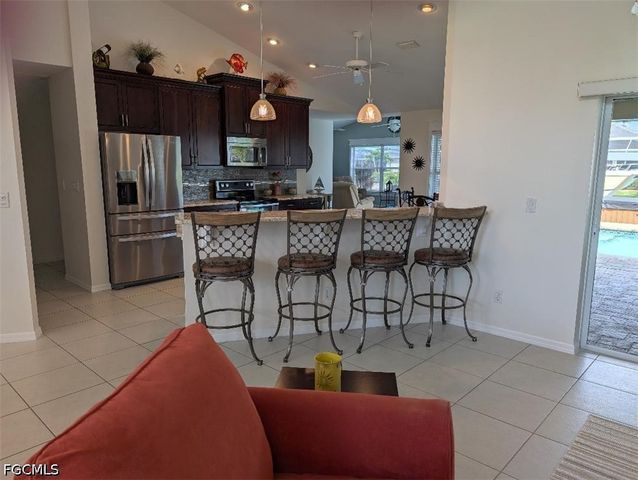 5008 SW 9th PL, Cape Coral, FL 33914