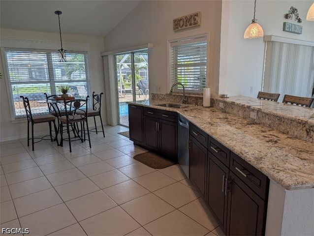 5008 SW 9th PL, Cape Coral, FL 33914