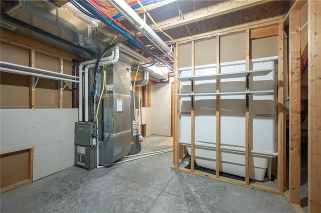 1027 Acacia Dr NE, Cedar Rapids, IA 52402