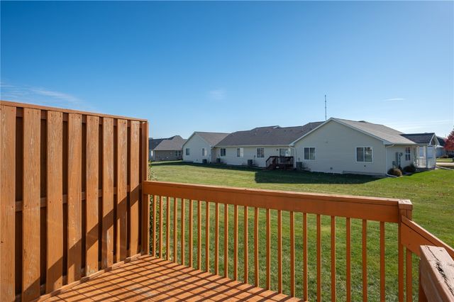 1027 Acacia Dr NE, Cedar Rapids, IA 52402