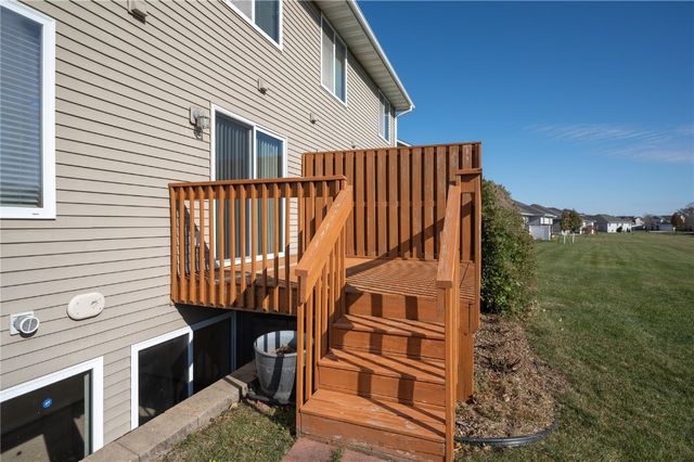 1027 Acacia Dr NE, Cedar Rapids, IA 52402