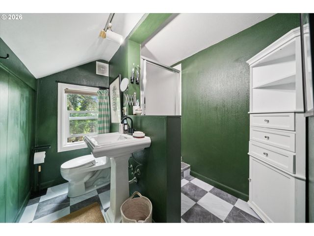 2453 MARYLHURST Dr, West Linn, OR 97068