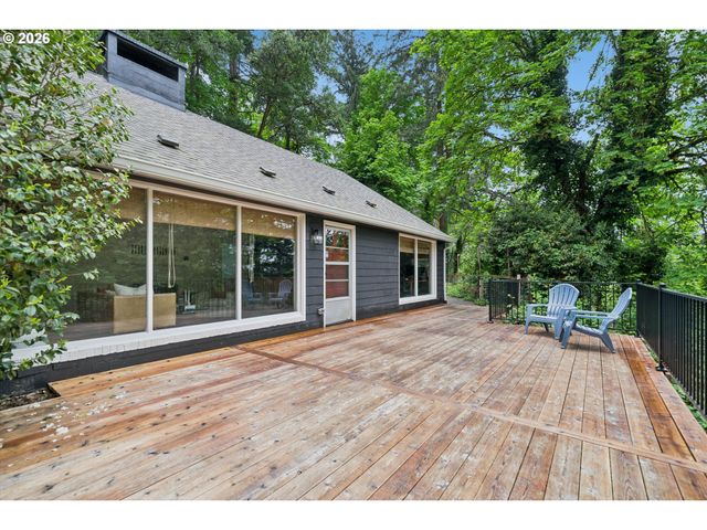 2453 MARYLHURST Dr, West Linn, OR 97068