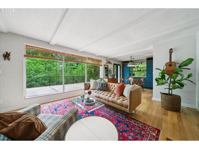 2453 MARYLHURST Dr, West Linn, OR 97068