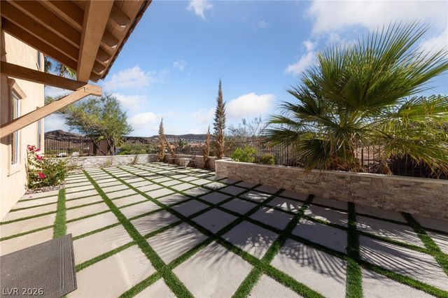 1242 Calcione Drive, Henderson, NV 89011