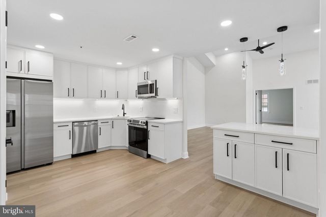 736 CHANTICLEER DR, Cherry Hill, NJ 08003