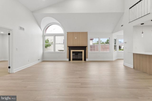 736 CHANTICLEER DR, Cherry Hill, NJ 08003