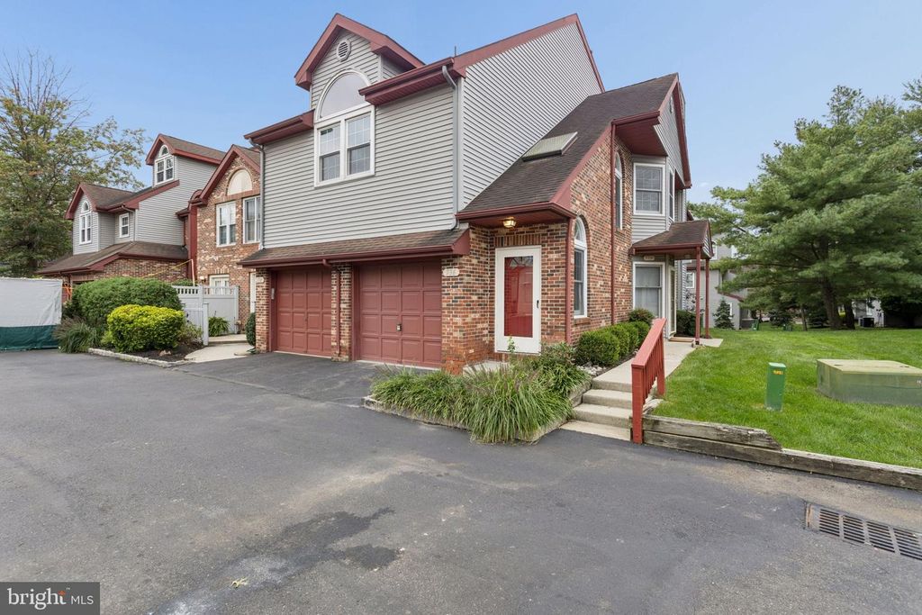 736 CHANTICLEER DR, Cherry Hill, NJ 08003