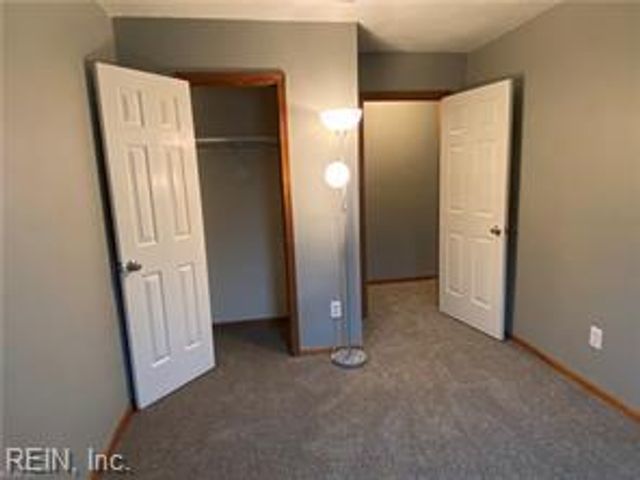 5405 Scholarship DR, Virginia Beach, VA 23462