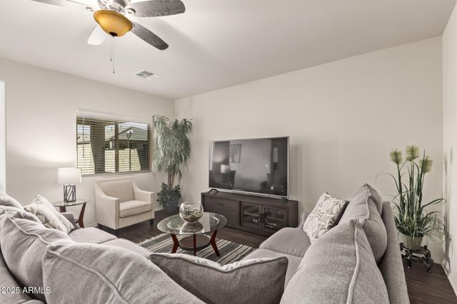 43699 W BUCKHORN Trail, Maricopa, AZ 85138