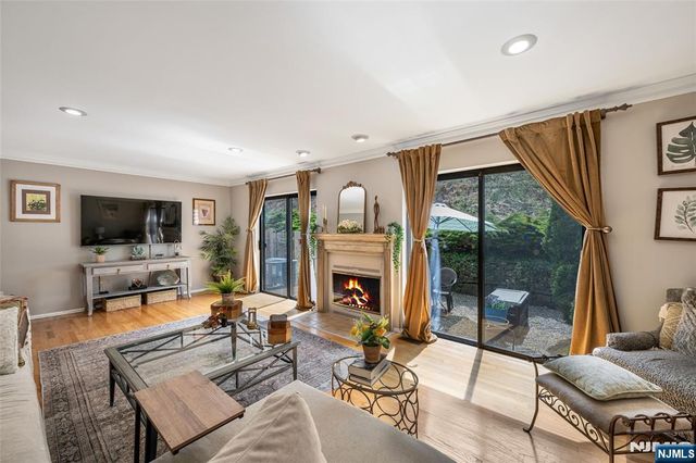 1253 Stephanie Drive, North Caldwell, NJ 07006
