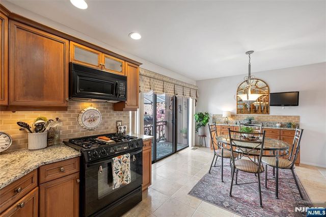 1253 Stephanie Drive, North Caldwell, NJ 07006