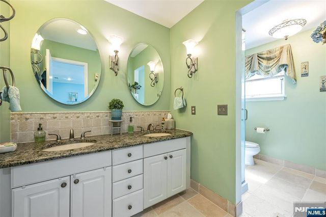 1253 Stephanie Drive, North Caldwell, NJ 07006