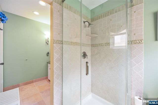 1253 Stephanie Drive, North Caldwell, NJ 07006
