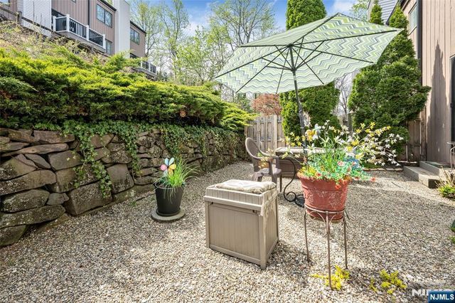 1253 Stephanie Drive, North Caldwell, NJ 07006