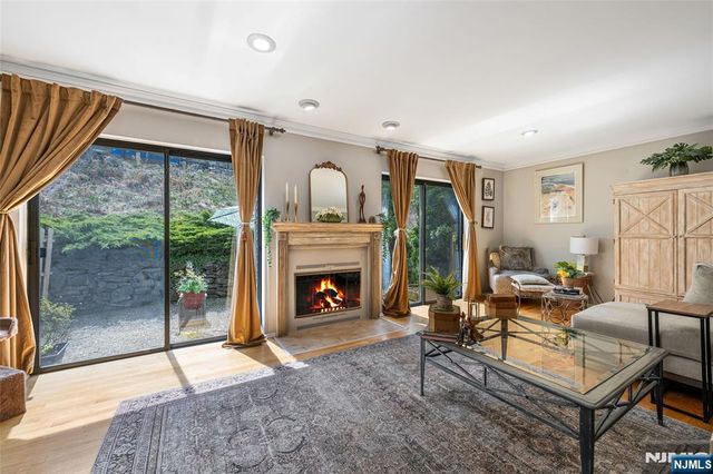 1253 Stephanie Drive, North Caldwell, NJ 07006
