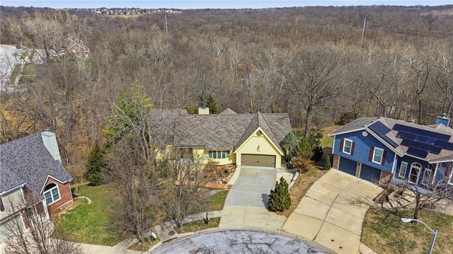 7815 N Adrian Avenue, Kansas City, MO 64151