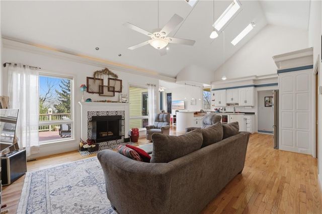 7815 N Adrian Avenue, Kansas City, MO 64151