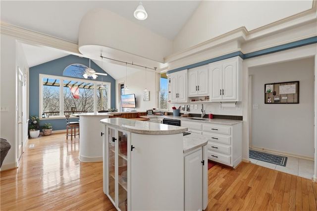 7815 N Adrian Avenue, Kansas City, MO 64151