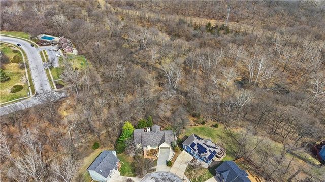 7815 N Adrian Avenue, Kansas City, MO 64151