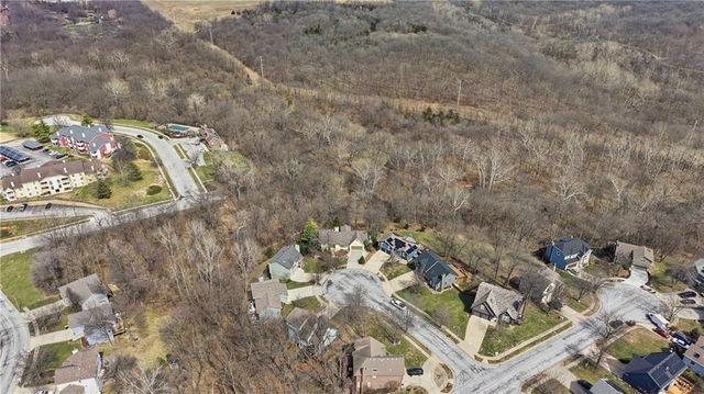 7815 N Adrian Avenue, Kansas City, MO 64151