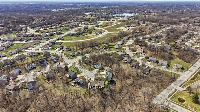 7815 N Adrian Avenue, Kansas City, MO 64151