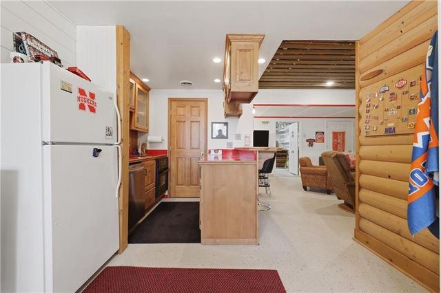 7815 N Adrian Avenue, Kansas City, MO 64151