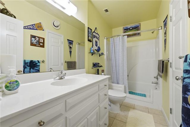 7815 N Adrian Avenue, Kansas City, MO 64151