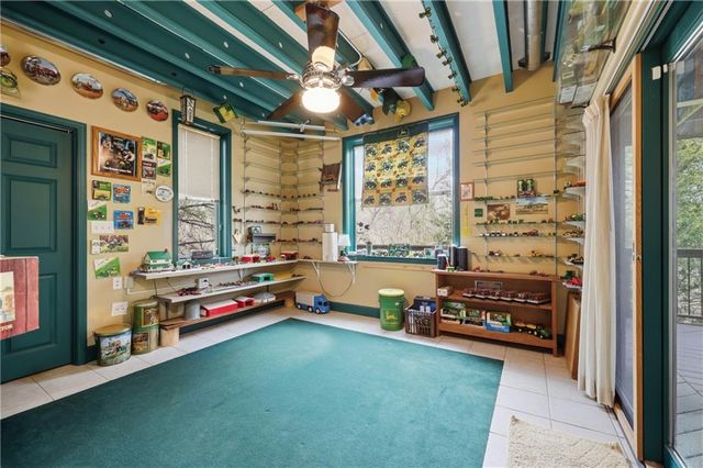 7815 N Adrian Avenue, Kansas City, MO 64151