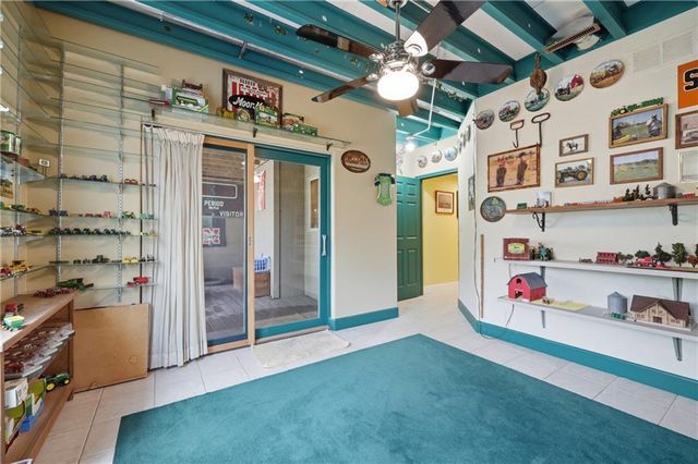 7815 N Adrian Avenue, Kansas City, MO 64151