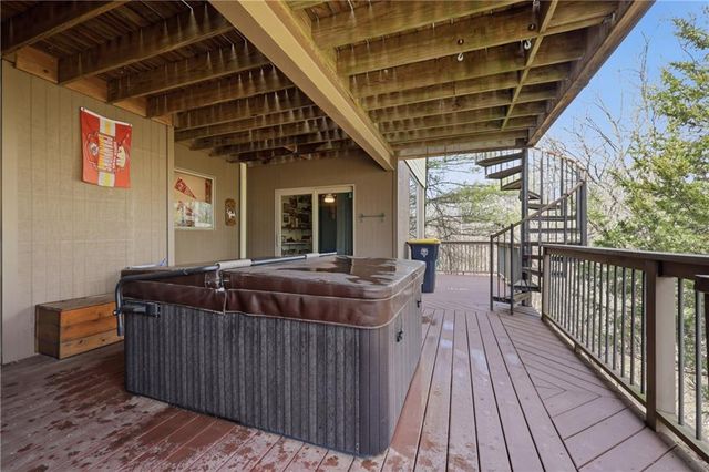 7815 N Adrian Avenue, Kansas City, MO 64151