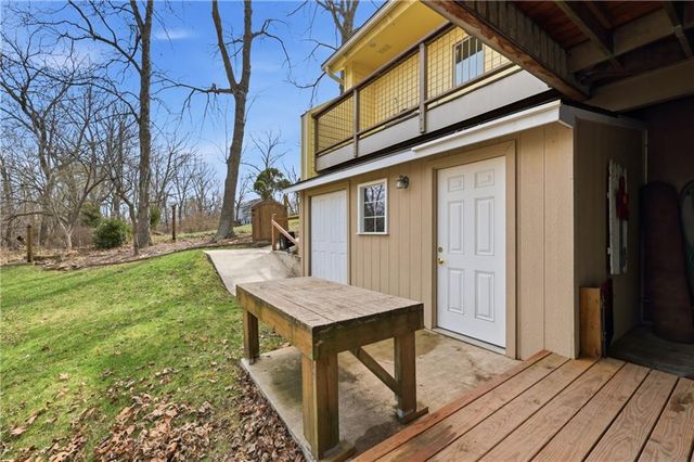 7815 N Adrian Avenue, Kansas City, MO 64151