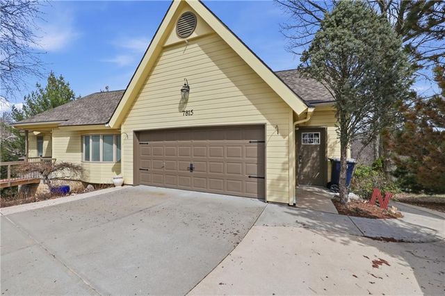 7815 N Adrian Avenue, Kansas City, MO 64151