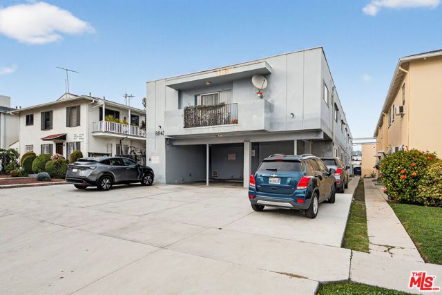 8843 Alcott Street, Los Angeles, CA 90035