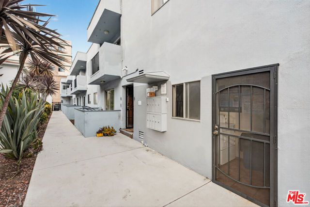 8843 Alcott Street, Los Angeles, CA 90035