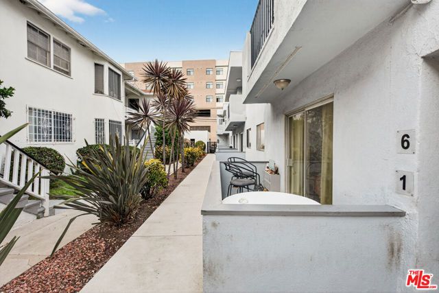 8843 Alcott Street, Los Angeles, CA 90035