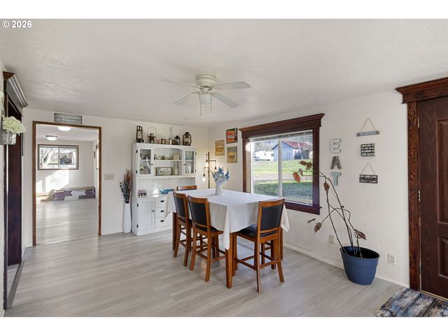 116 Ne 8TH St, Oakland, OR 97462