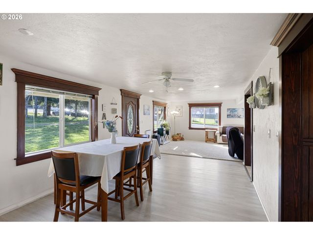 116 Ne 8TH St, Oakland, OR 97462