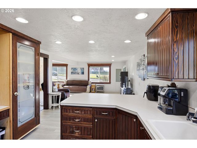 116 Ne 8TH St, Oakland, OR 97462