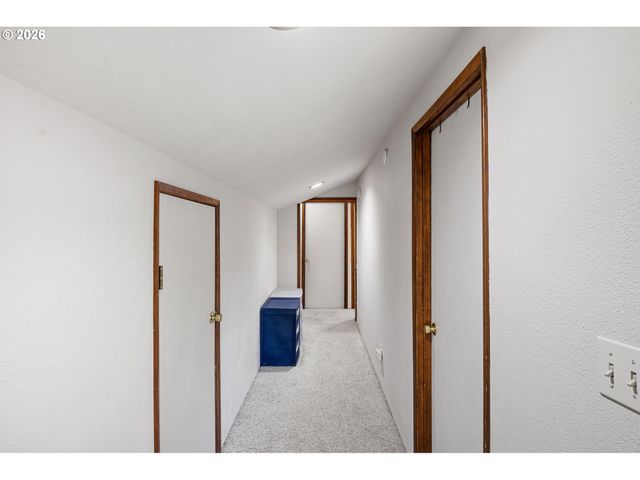 116 Ne 8TH St, Oakland, OR 97462