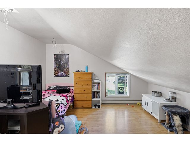 116 Ne 8TH St, Oakland, OR 97462