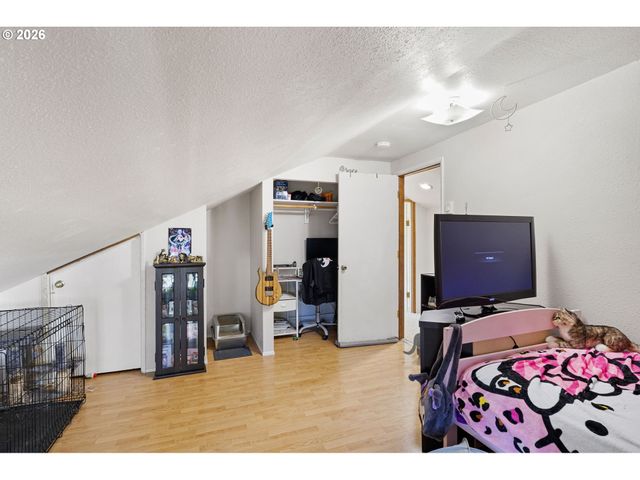 116 Ne 8TH St, Oakland, OR 97462