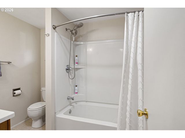 116 Ne 8TH St, Oakland, OR 97462