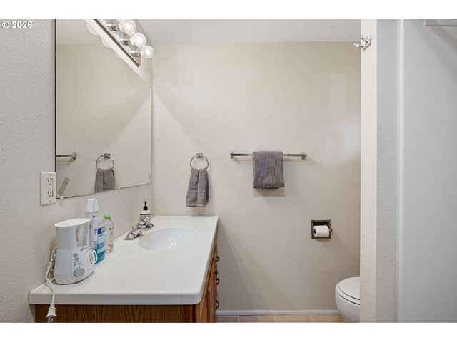 116 Ne 8TH St, Oakland, OR 97462