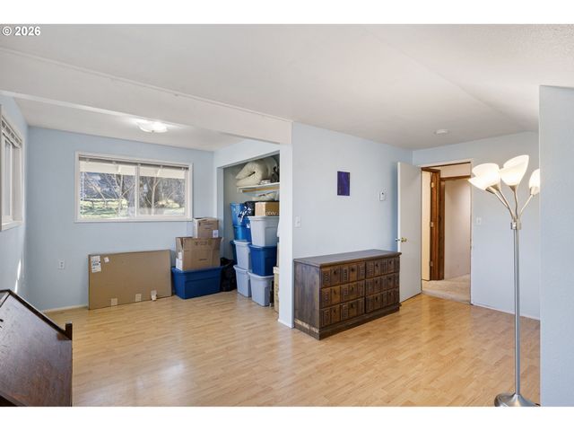 116 Ne 8TH St, Oakland, OR 97462